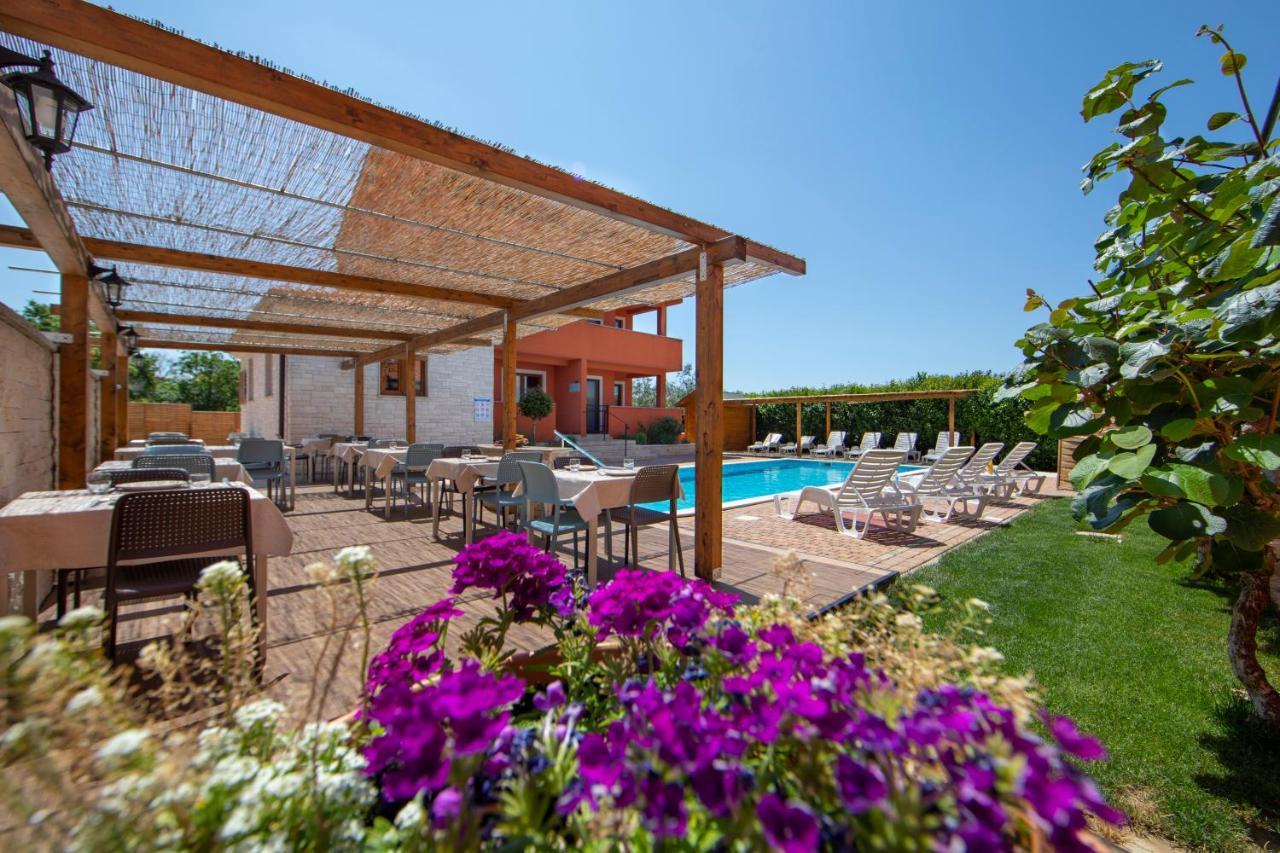 Hotel Natura Vilanija المظهر الخارجي الصورة