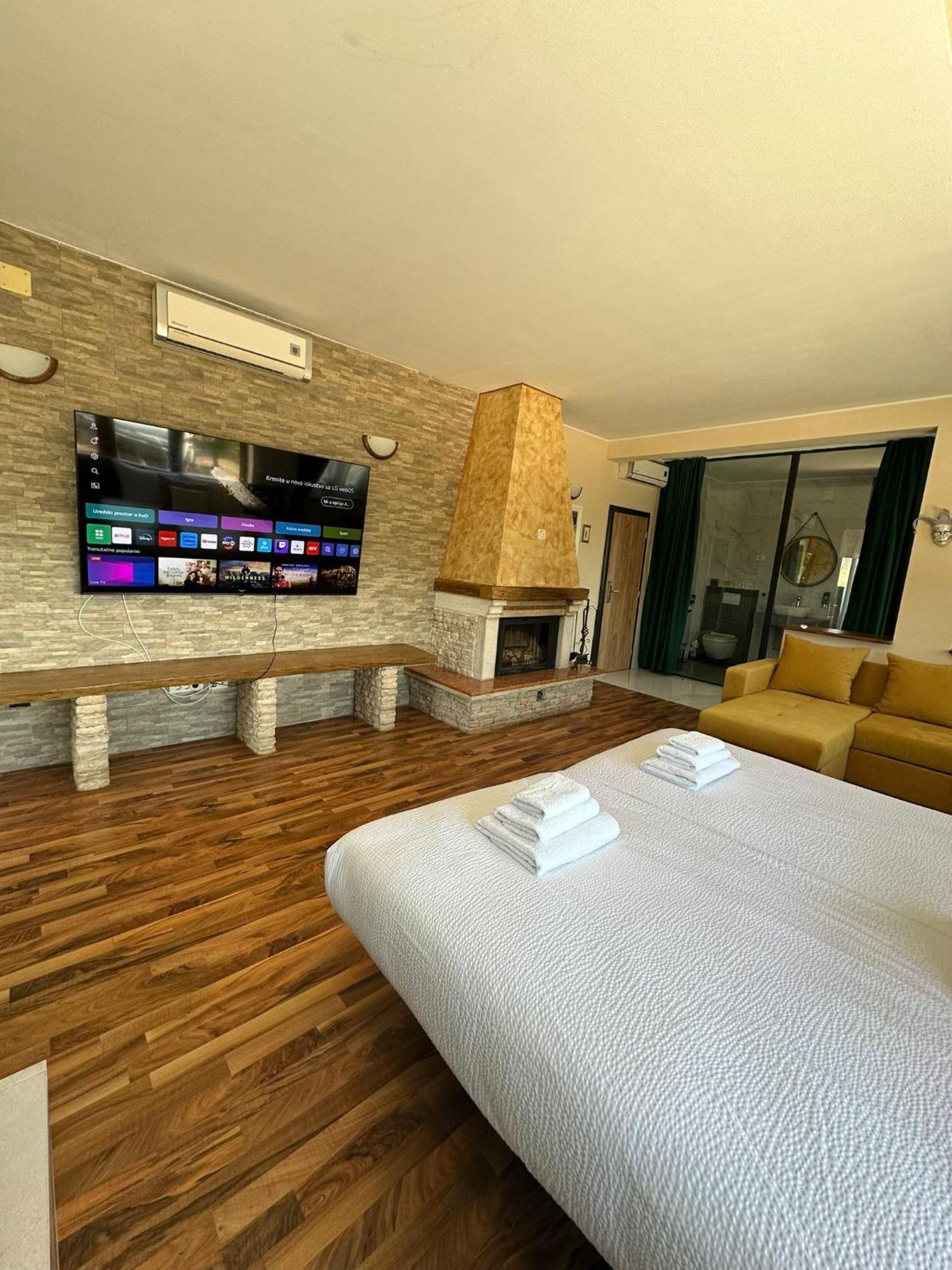 Hotel Natura Vilanija المظهر الخارجي الصورة