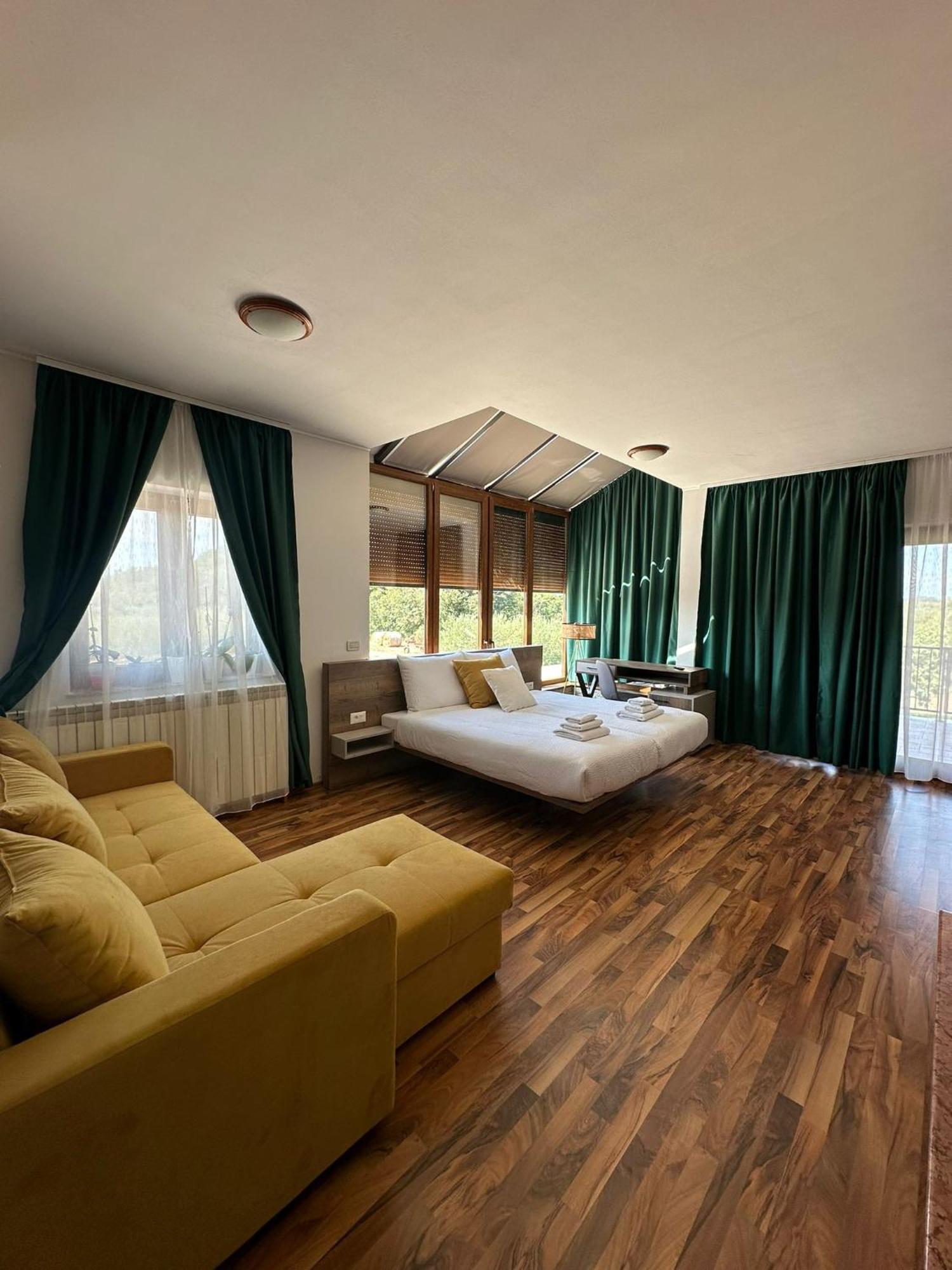 Hotel Natura Vilanija المظهر الخارجي الصورة