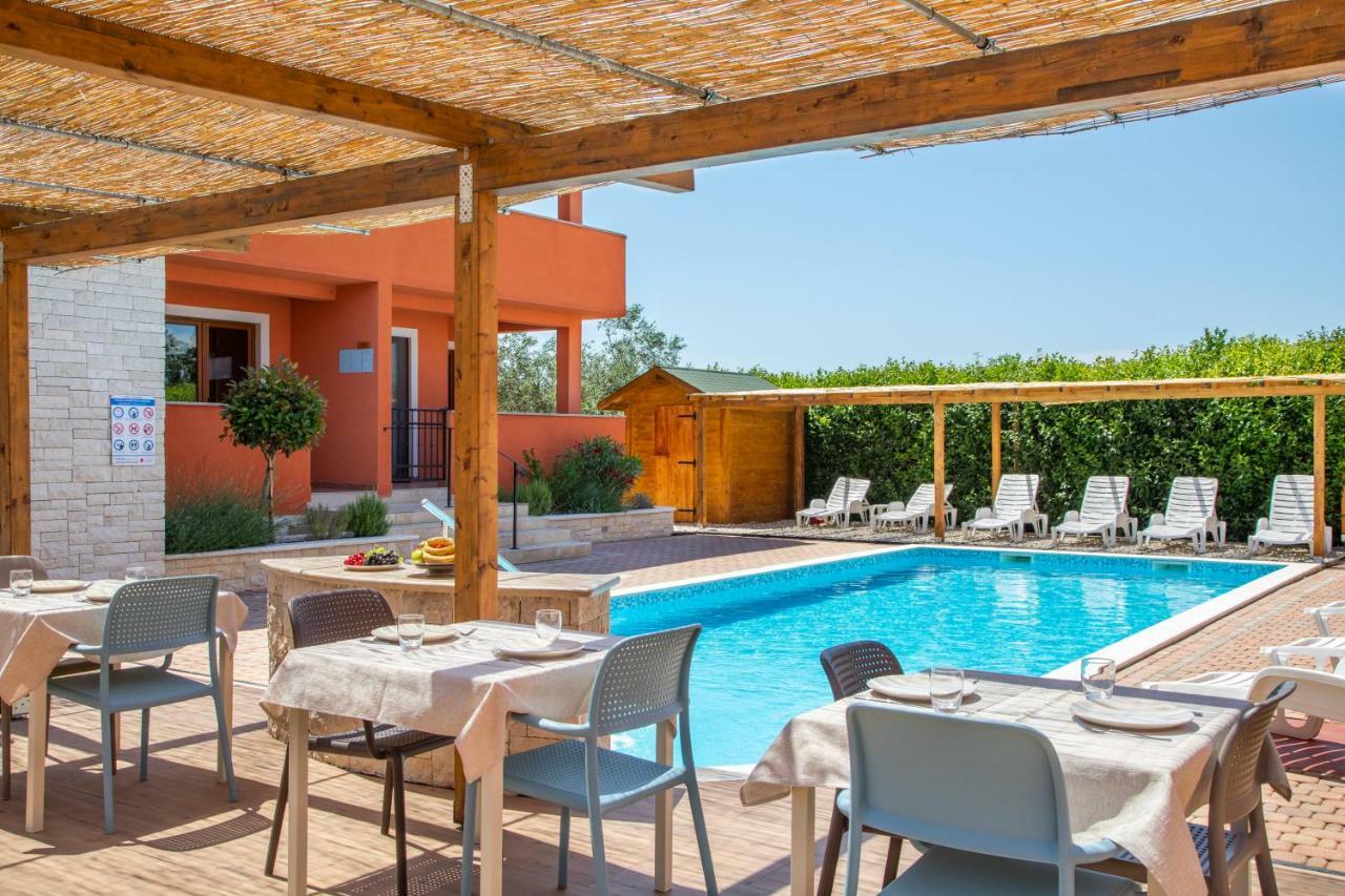 Hotel Natura Vilanija المظهر الخارجي الصورة